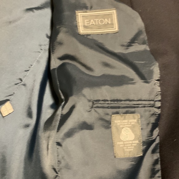 Vintage Yves Saint Laurent Men’s 2 Button Navy Blue Wool Blazer, size 44R - Picture 3 of 7